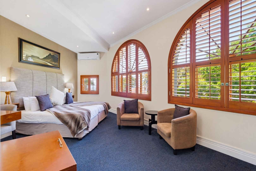 14 Bedroom Property for Sale in Oranjezicht Western Cape